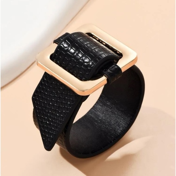 Black Snakeskin Embossed Square Buckle Bracelet - Picture 3 of 7